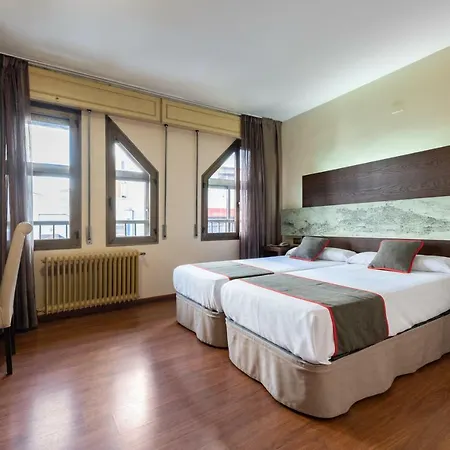Hotel Oyo Francabel 3*