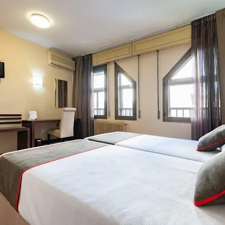 Hotel Oyo Francabel 3*